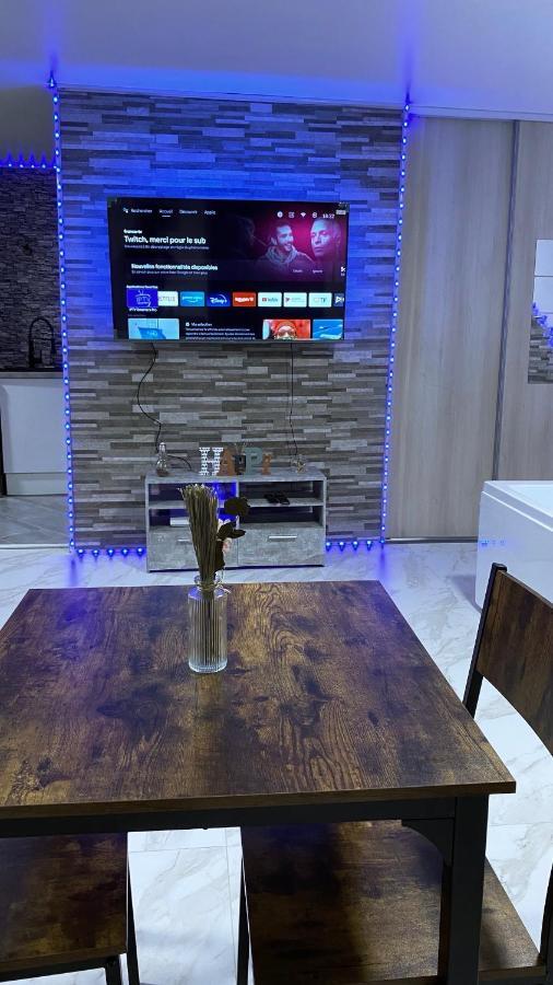 Relax & Chill Apartment Sevran Bagian luar foto