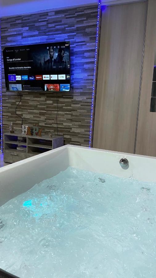Relax & Chill Apartment Sevran Bagian luar foto